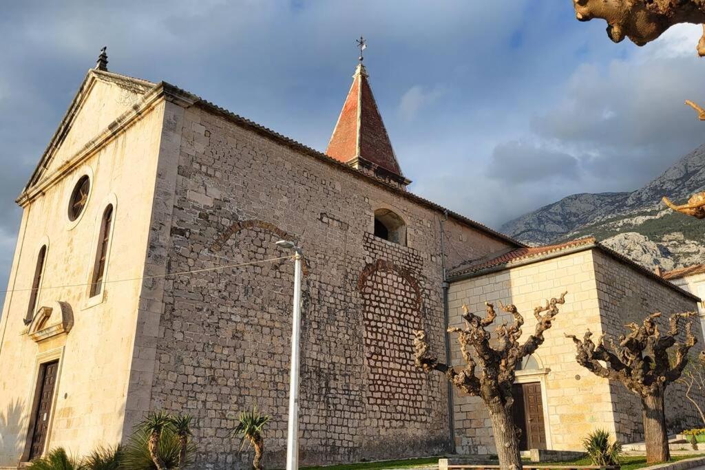 Center Nest Makarska